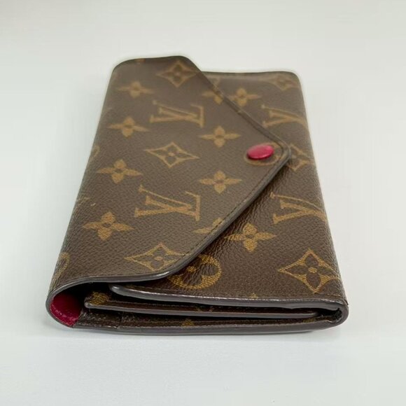 Louis Vuitton Monogram Canvas Wallet with Red Accent Button - Picture 4 of 9